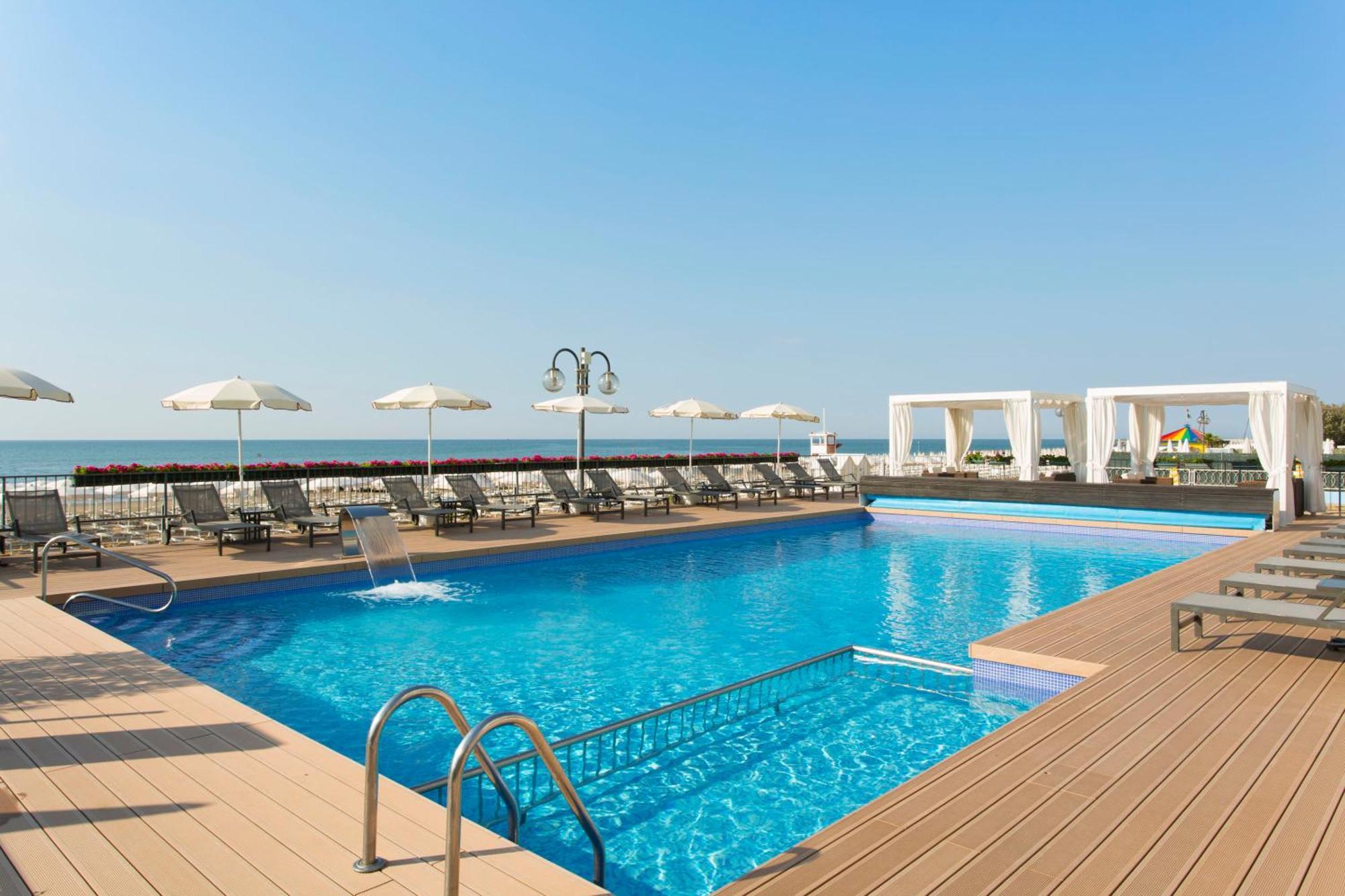 Victoria Frontemare Beach & Spa Hotel Jesolo エクステリア 写真