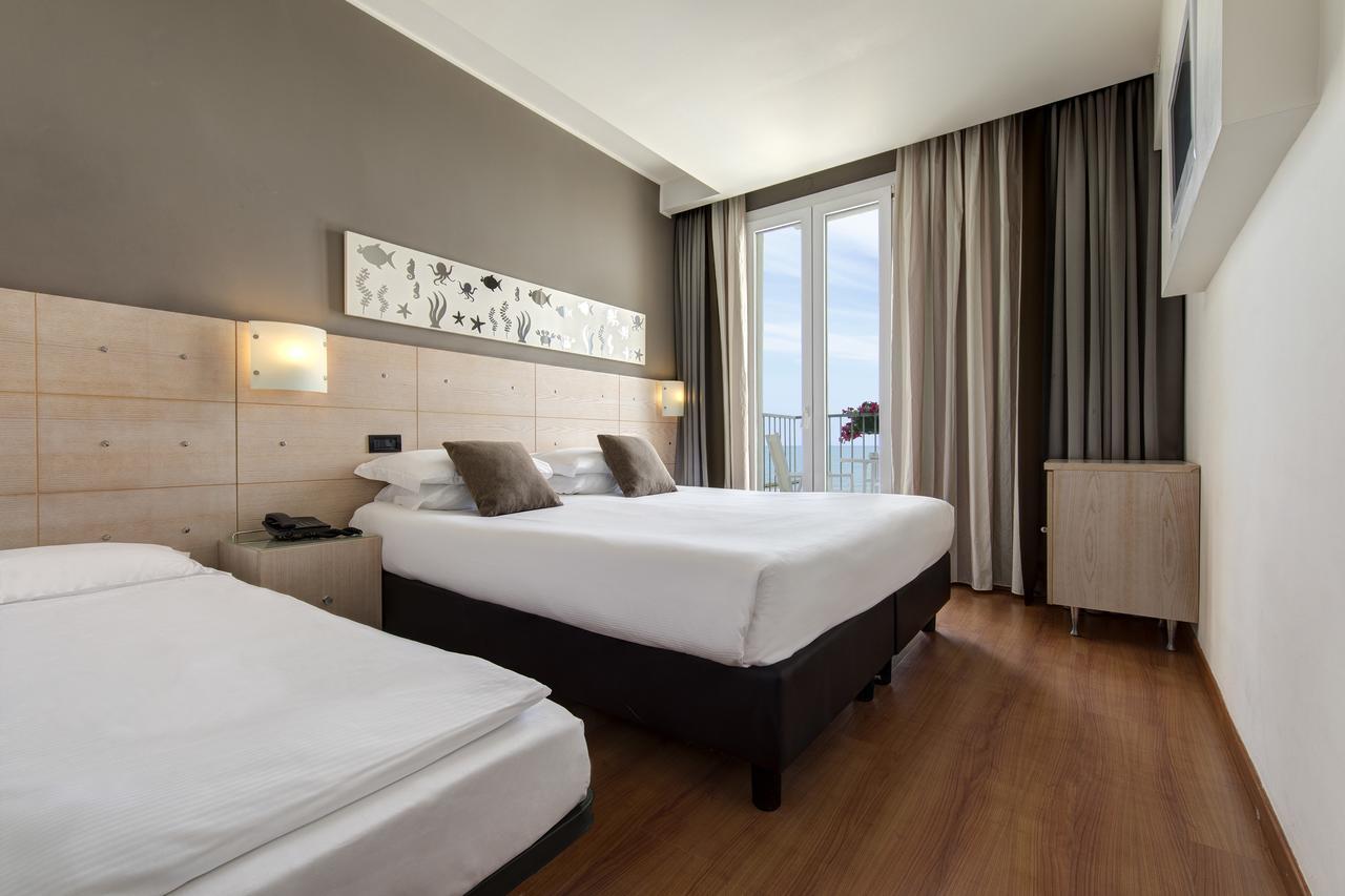 Victoria Frontemare Beach & Spa Hotel Jesolo エクステリア 写真
