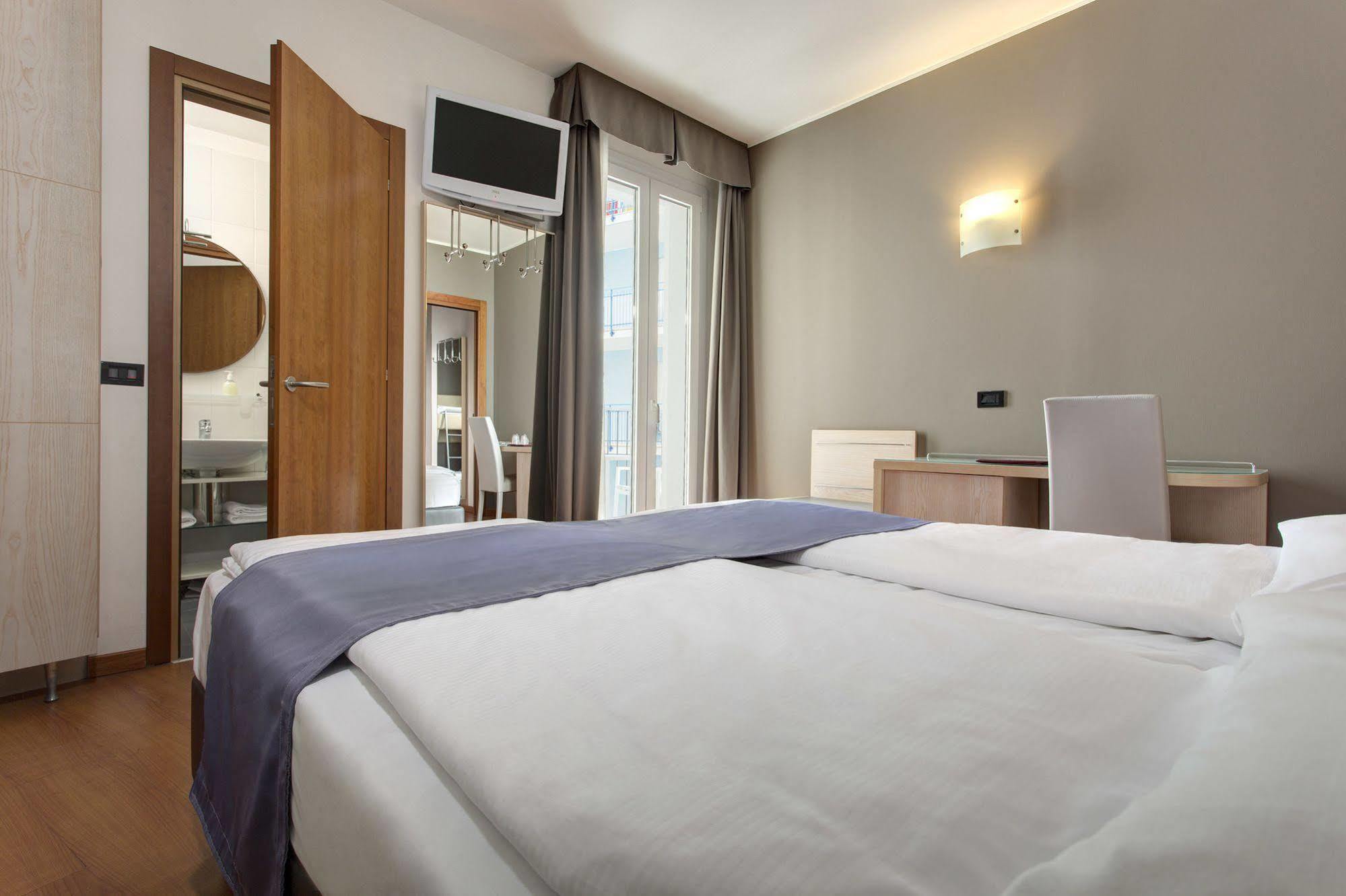 Victoria Frontemare Beach & Spa Hotel Jesolo エクステリア 写真