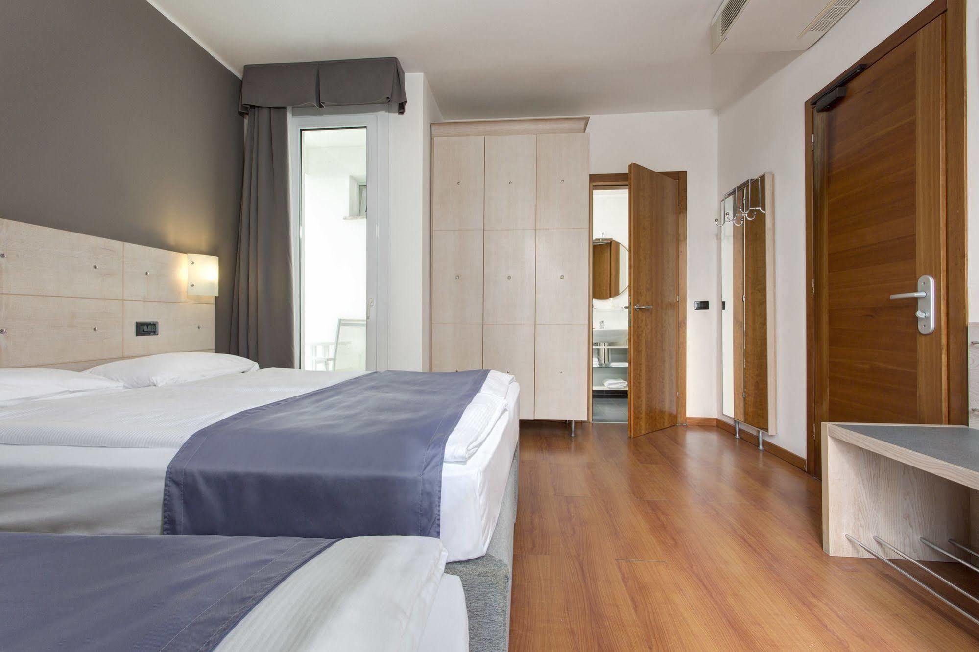 Victoria Frontemare Beach & Spa Hotel Jesolo エクステリア 写真